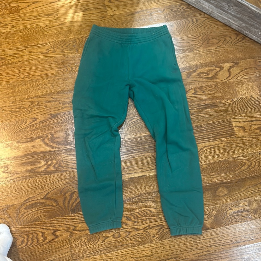 aritzia cozy fleece perfect sweatpants
